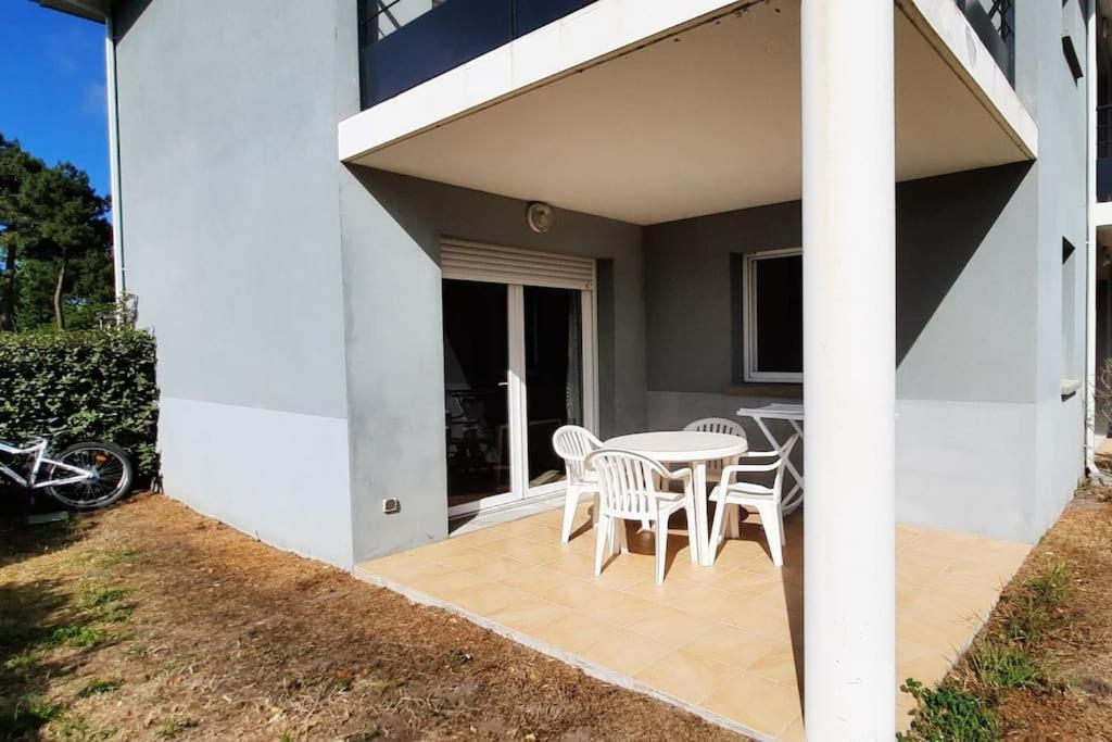 Chez Ced Et Laeti, Appartement Prive Avec Jardin Et Terrasse Dans Residence L'Estuaire Muni D'Une Piscine Couverte Et Aire De Jeu, Linge De Lit Et De Salle D'Eau Ainsi Que Tele, Compris Dans Le Tarif Profitez A Fond De Notre Belle Region Льо Вердон-сюр-Мер Екстериор снимка